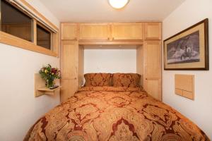 RMR: La Choumine 8 Condo in Teton Village Steps from the Mountain