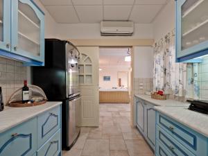 Neptune Suite Sounio