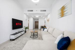 Premium 1BR Apartment with Balcony