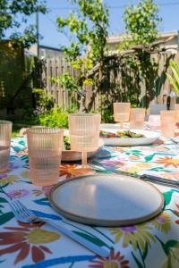 Stylish apartment & private garden - 15 min from La Défense - 25 m from central Paris