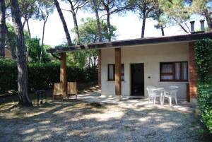 Peaceful retreat with garden and parking