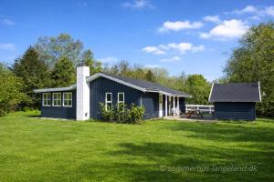 Cosy Holiday Home - 300 Meter From The See