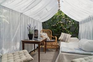 Beautiful Summer House For 8 People And 2 Dogs