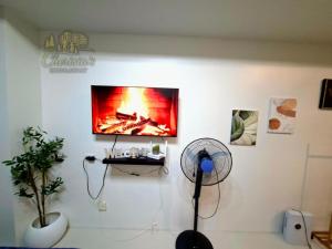 Comfort Homey Studio with Fresh Mountain Air by Cherisias Hideaway