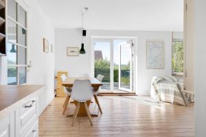 Summerhouse With Both Island Charm And Sea View