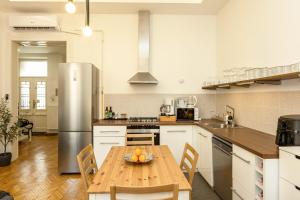 Large 4BR Oasis in Central Budapest AC- BP Sky