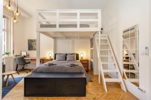 Large 4BR Oasis in Central Budapest AC- BP Sky