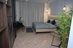 Nest by sparrow - AIPL Joy square