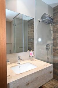 Nest by sparrow - AIPL Joy square