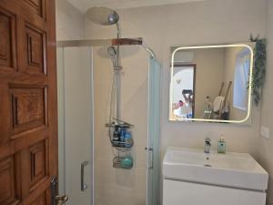Casa Alba Beautiful bungalow with seaview