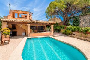 Villa Ciutada by Sealand Villas