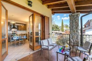 Julias House lakeview & shared pool - Happy Rentals