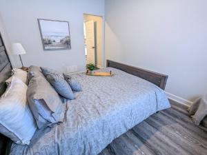 Quiet 2BR Condo Near Hospital and Wi-Fi