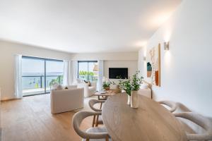 Charming Sea View Apartment - 2 BR
