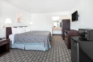 Standard King Room - Smoking room in Days Inn by Wyndham St Clairsville