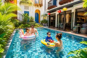 Yzistel Hoi An