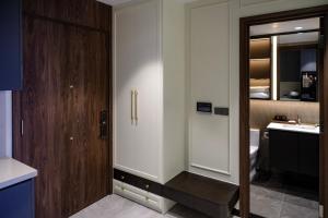 Landcaster Luxury Apartment City Center