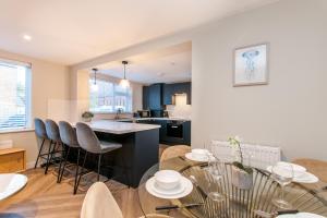 Marsh House - The Whitstable Retreat with Hot Tub