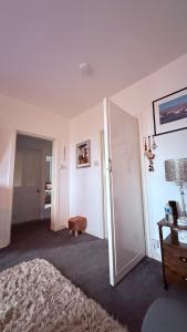 Apartment Sleeps 2 with Parking