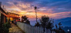 Shiva Valley Resort & Cafe