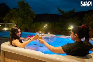 StayVistas The Tavern At Canary Farms - Mountain-View Luxury Mansion with Infinity Pool & Games Zone