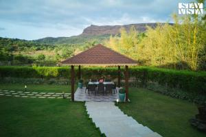 StayVistas The Tavern At Canary Farms - Mountain-View Luxury Mansion with Infinity Pool & Games Zone