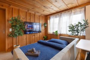 Alpine Hideaway near Brienz with Hot Tub & Parking