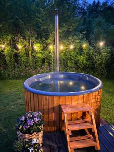 Hobu House - a Cozy, Private Cabin with a Hot Tub by the Forest near Haapsalu