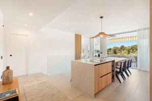 La Quinta Retreat Terrace, Pool & Mountain Views