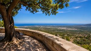 HelloApulia - Panoramic View Trulli Retreat with Private Pool