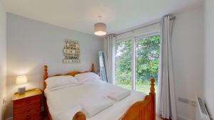 88 Strawberry Hill, Tolroy Manor