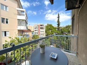 Bright Stylish 1BR in Central Athens Varnava Sq