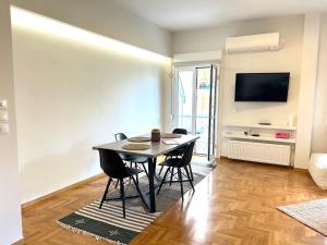 Bright Stylish 1BR in Central Athens Varnava Sq