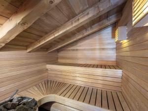 Appartement à Courchevel 1300 pour 8 pers, au pied des pistes avec sauna - FR-1-568-54
