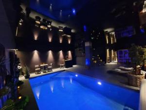 Villa with Private Pool in Hamois 350 m²
