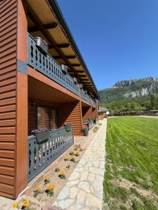 Riverside - Mountain Stay with Sauna
