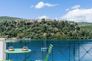 Villa Argiri Meganisi - Seafront luxury villa, p-pool, seaviews, walk to beach