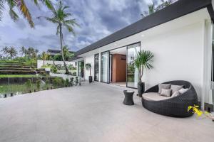 Modern Quiet Jungle Villa