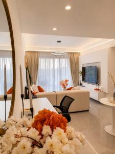 Riara One,heated pool,gym a minute walk to Junction Mall