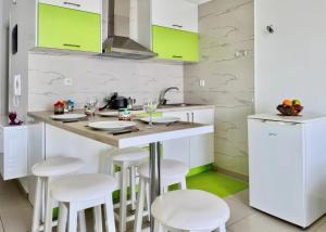 Spring Sea View Apartment