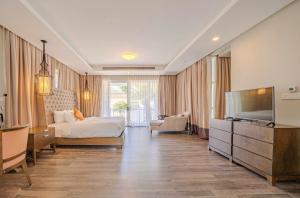 Terra Villa 4BR Private Pool -Walk to beach - Da Nang