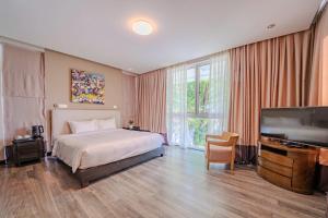 Terra Villa 4BR Private Pool -Walk to beach - Da Nang