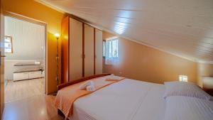 Apartman Mario with pool by Villas Guide