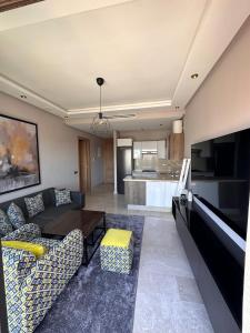 1BR Studio 10th floor, near CasaVoyageurs station, High WIFI, Self check in