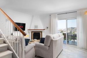 Casa Alborán with Jacuzzi, Billiard, BBQ and Sea View