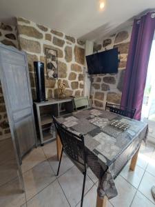 Studio avec terrasse au calme entre nature & montagne