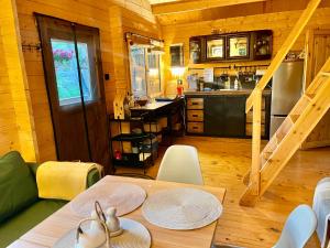 Żurawi klangor domek z sauną i jacuzzi