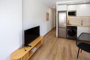 141-Fully Renovated, Shared Pools & Garden