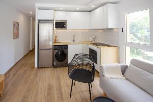 141-Fully Renovated, Shared Pools & Garden