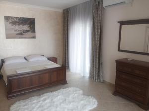 Villa with sea view, garden,parking